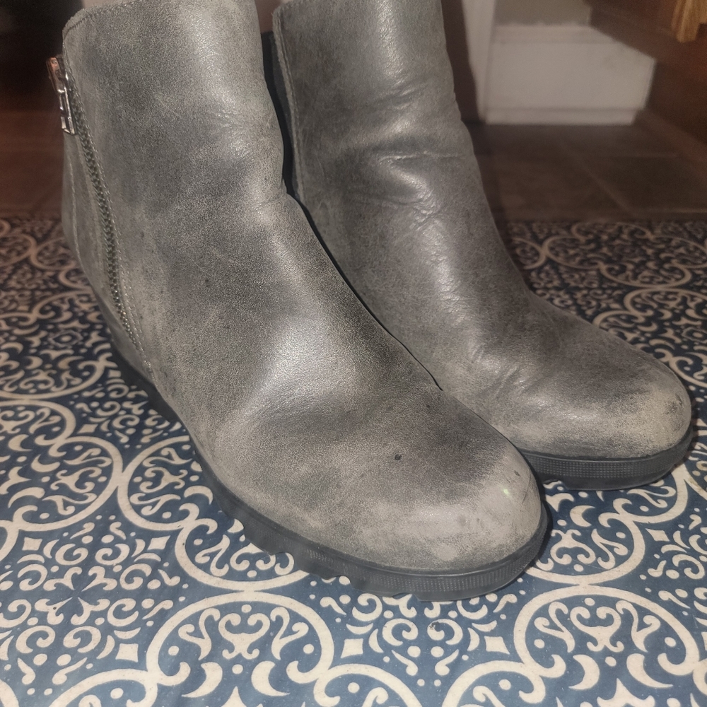 Sorel Joan of Arc zip